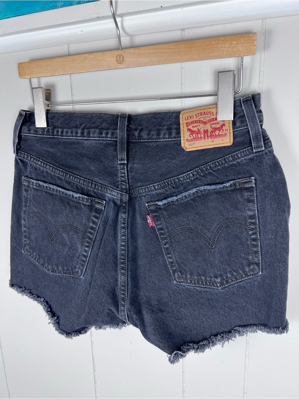Levi’s 501 Black Distressed High-Rise Women’s Denim Shorts Size 29 - Picture 4 of 13